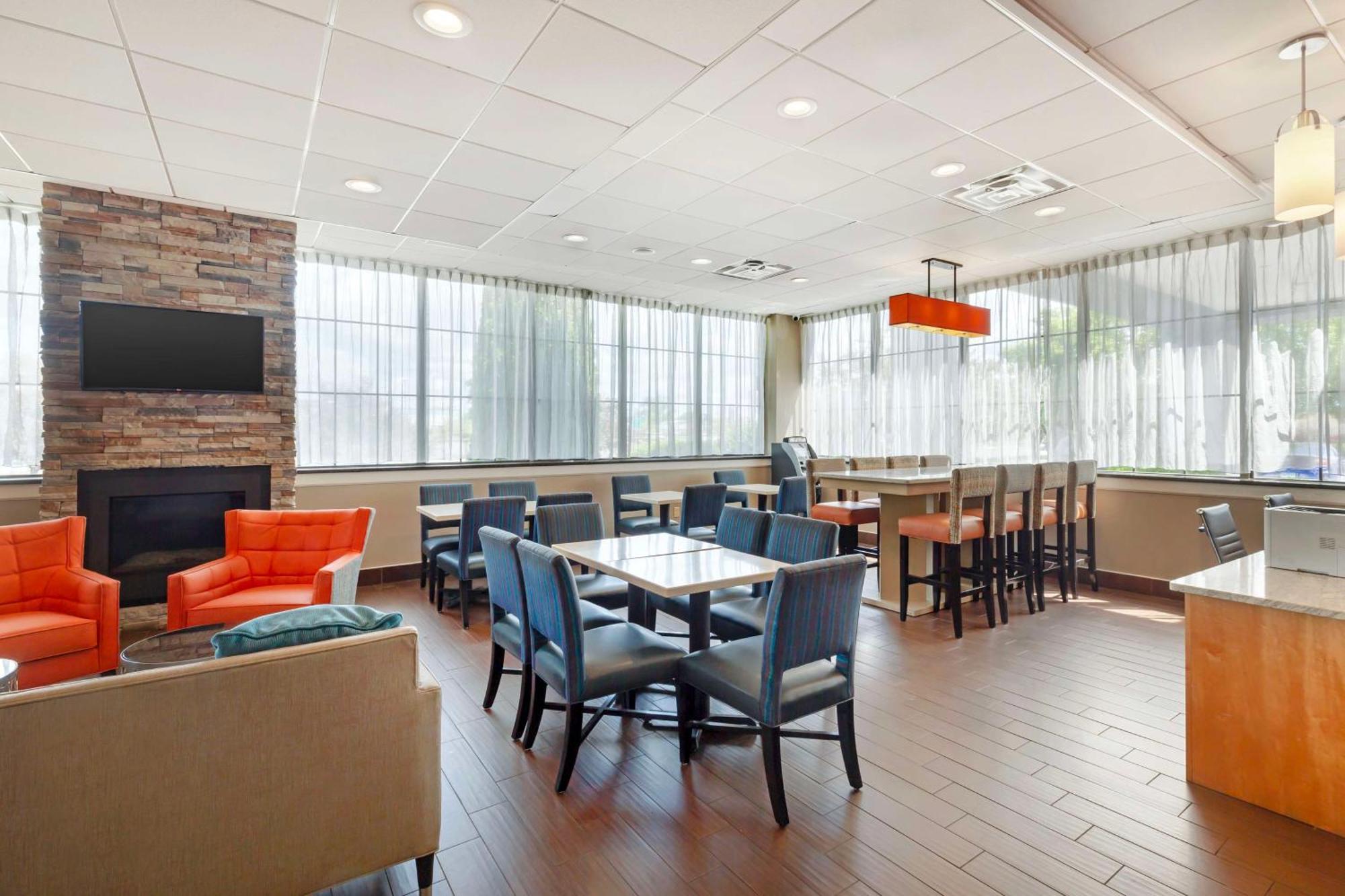 Best Western Hartford Hotel&Suites Exterior foto